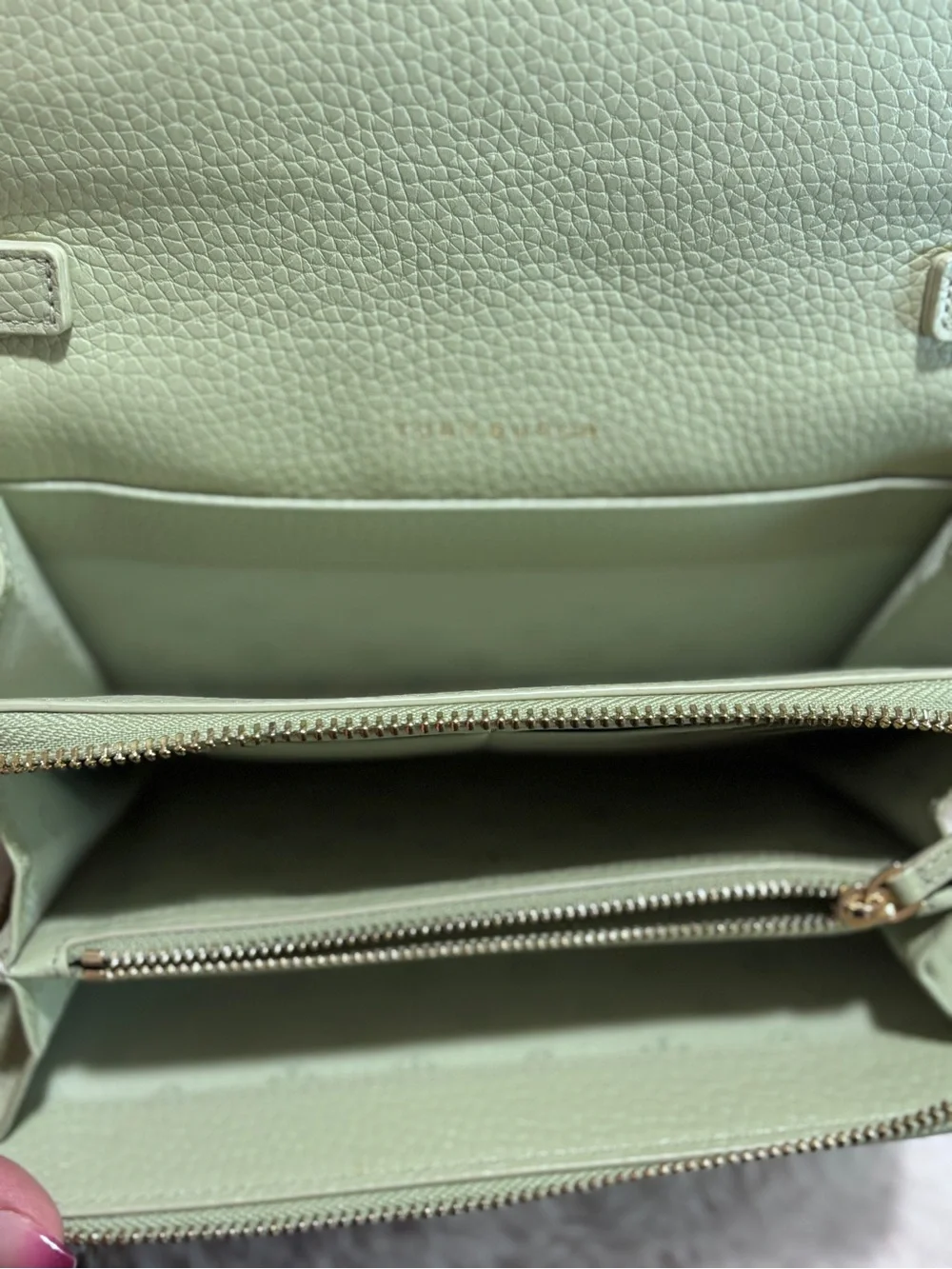 Tory Burch Thea Flat Wallet Cross Body in Garden Sage